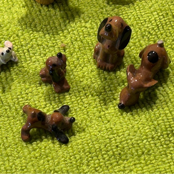 24 Hallmark small figurines for Valentine’s Day, Halloween and others. - Picture 7 of 11